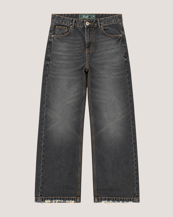 Relaxed fit jeans in faded black with frayed hem, front
