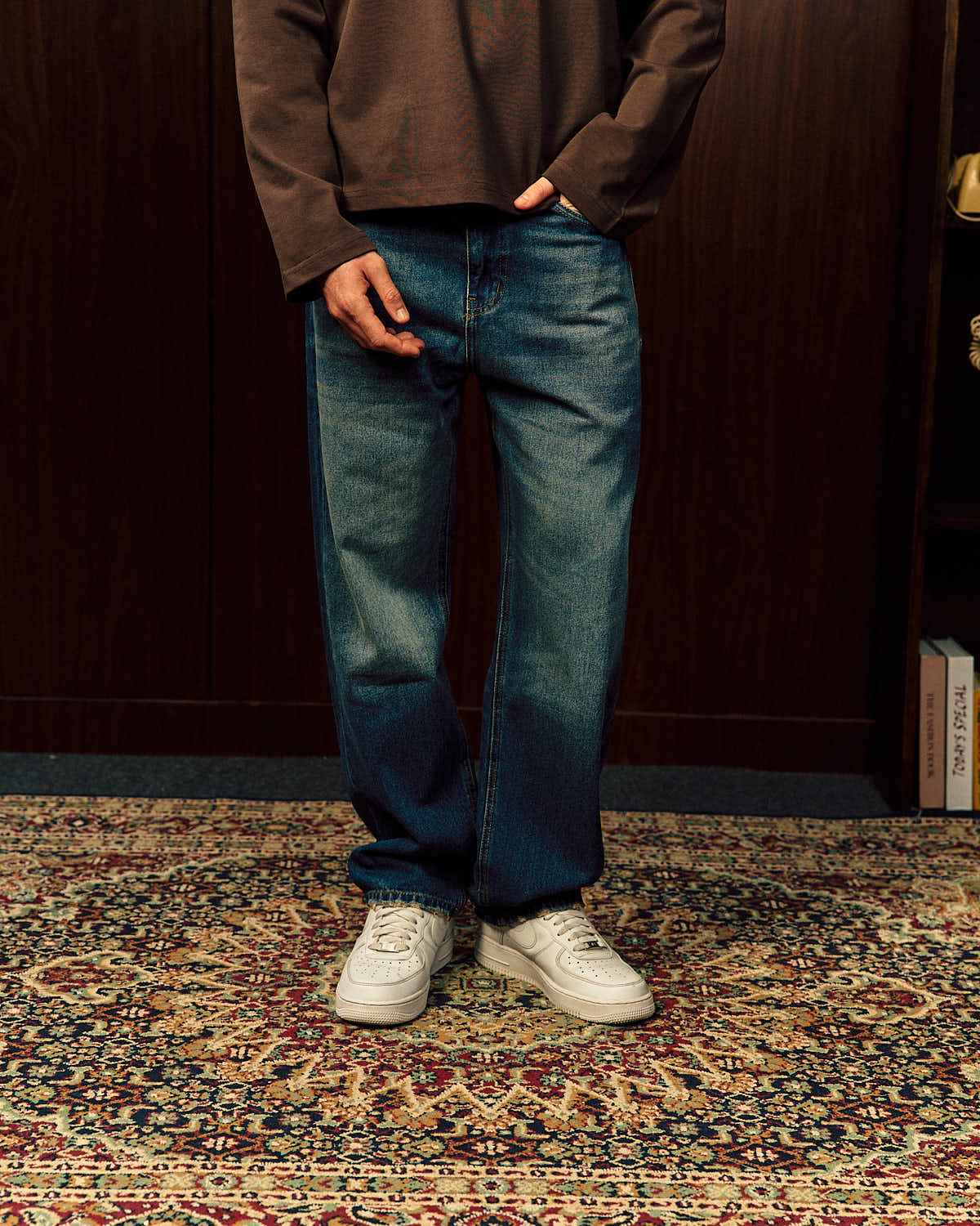 Relaxed Fit Jeans In Mid Blue Wash