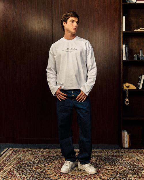 ‘Avelle Studios’ Graphic Printed Long Sleeve Tee In White