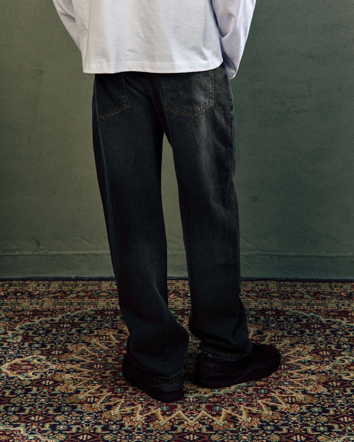 Relaxed Fit Jeans In Faded Black